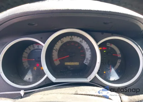 2015 Toyota Tacoma Base V6 z USA, uszkodzony, nr VIN 3TMLU4EN8FM183330